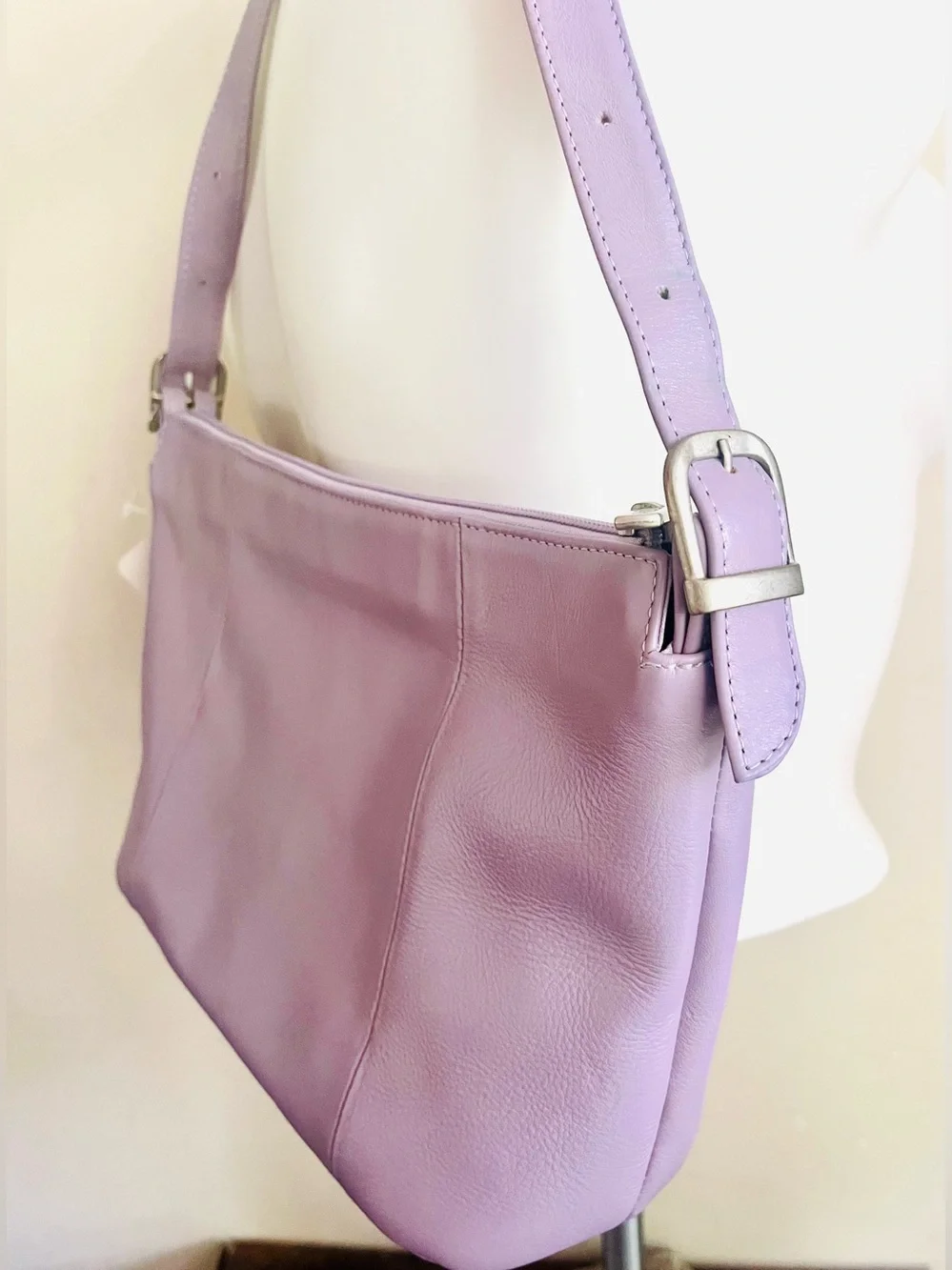 VINTAG Y2K Genuine Leather Piel hobo bag Lavender NwT